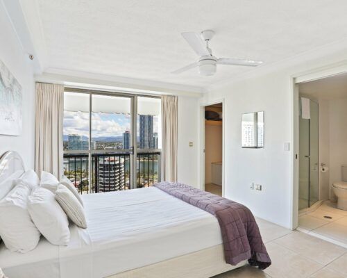 Gold-Coast-superior-1-bedroom-apartments-room-87 (4)